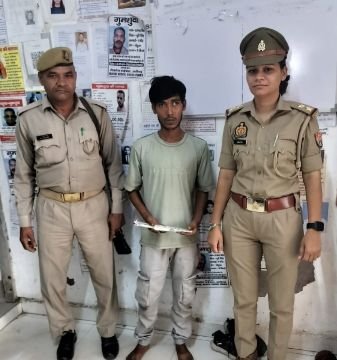 मथुरा 5 अक्टूबर 25*थाना वृन्दावन पुलिस द्वारा एक अभियुक्त को किया गिरफ्ताऱ, कब्जे से एक नाजायज चाकू बरामद ।* मथुरा 5 अक्टूबर 25*थाना वृन्दावन पुलिस द्वारा एक अभियुक्त को किया गिरफ्ताऱ, कब्जे से एक नाजायज चाकू बरामद ।*