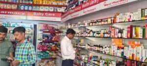 मिर्जापुर: 6 अक्तूबर 25 *मेडिकल स्टोरों पर COLDRIF SYRUP के लिए की गई जाँच* मिर्जापुर: 6 अक्तूबर 25 *मेडिकल स्टोरों पर COLDRIF SYRUP के लिए की गई जाँच*