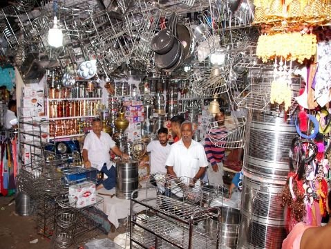 कानपुर नगर6अक्टूबर25*पनकी में कंचन ज्वेलर्स के भव्य शोरूम का हुआ उद्घाटन, ग्राहकों की उमड़ी भीड़*