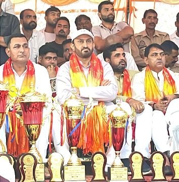 मथुरा6अक्टूबर25*विधायक ने विशाल कबड्डी प्रतियोगिता का फीता काटकर शुभारंभ किया