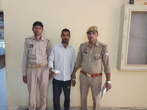 मथुरा 7 अक्टूबर 25*थाना सुरीर पुलिस द्वारा अभियुक्त को नशीला पाउडर के साथ गिरफ्तार किया गया*