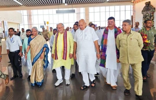 अयोध्या8अक्टूबर25*वित्त मंत्री निर्मला सीतारमण पहुंची महर्षि वाल्मीकि एयरपोर्ट, एयरपोर्ट पर हुआ भव्य स्वागत*