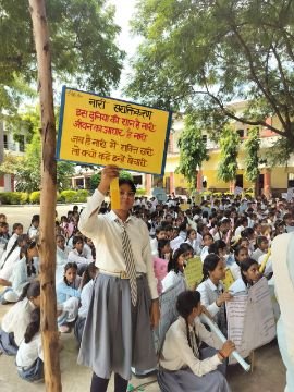 कौशाम्बी8अक्टूबर25*धर्मा देवी इंटर कॉलेज में नारी सशक्तिकरण पर प्रतियोगिता आयोजित*