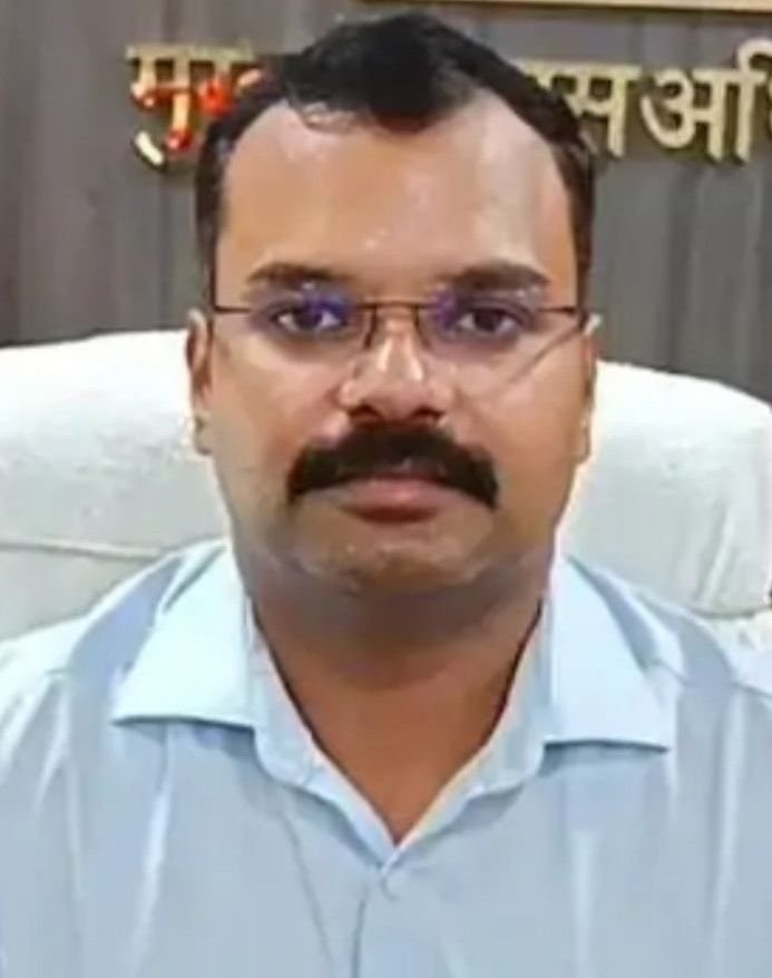 कानपुर नगर9अक्टूबर25*रायबरेली में सीडीओ पद पर तैनात IAS अर्पित उपाध्याय को कानपुर का नया नगर आयुक्त बनाया गया है।*