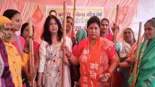 मुजफ्फरनगर9अक्टूबर25*करवा चौथ पर मुस्लिमों से ना लगवाए मेहंदी, लव जिहाद रोकने के लिए कार्यकर्ताओं की अपील: मुजफ्फरनगर9अक्टूबर25*करवा चौथ पर मुस्लिमों से ना लगवाए मेहंदी, लव जिहाद रोकने के लिए कार्यकर्ताओं की अपील: