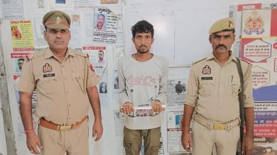 मथुरा 9 अक्टूबर 25*थाना वृन्दावन पुलिस टीम द्वारा जिला बदर अभियुक्त को एक नाजायज चाकू सहित किया गिरफ्तार* मथुरा 9 अक्टूबर 25*थाना वृन्दावन पुलिस टीम द्वारा जिला बदर अभियुक्त को एक नाजायज चाकू सहित किया गिरफ्तार*