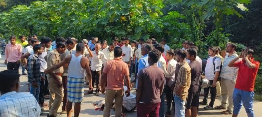 हरदोई11अक्टूबर25*पिहानी रोड पर स्थित भूराटीकुर गांव के पास दो मोटर साइकिलों में हुई भिड़ंत, एक की मौके पर ही हुई मौत,