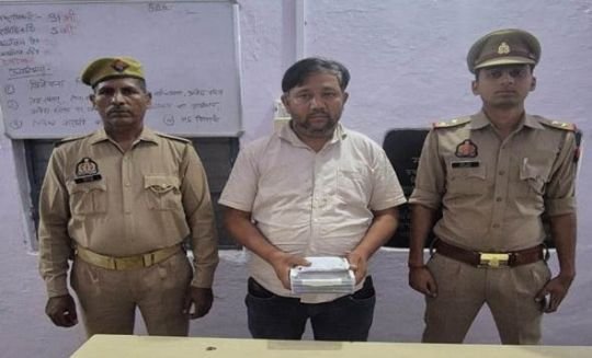 मथुरा11.10.2025* थाना माँट पुलिस द्वारा सट्टा करते हुए एक अभियुक्त को किया गिरफ्तार।