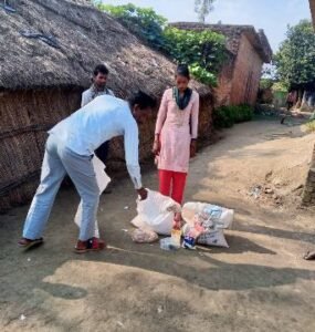 लखीमपुर खीरी12अक्टूबर25*अनाथ हुए तीन बच्चों की खबर पर डीएम दुर्गा शक्ति नागपाल ने लिया संज्ञान,