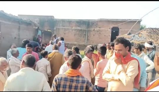 बांदा13अक्टूबर25*ट्रैक्टर की टक्कर से बाइक सवार तीन लोगों की मौत।