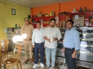 अयोध्या13अक्टूबर25*रूदौली में प्रवर्तन दल की मिठाई और नमकीन बनाने वाले प्रतिष्ठानों पर छापेमारी से हड़कंप