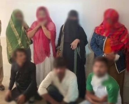 मुरादाबाद14अक्टूबर25*मुरादाबाद से बड़ी खबर, जस्ट डायल की आड़ में चल रहा था देहव्यापार का अड्डा-