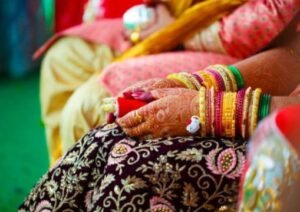 अलीगढ़14अक्टूबर25*12 नई नवेली दुल्हनें घर वालो को खाने में नशा देकर ,कैश और जेबर लेकर फरार।