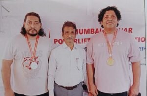 अयोध्या15अक्टूबर25*पावर लिफ्टिंग प्रतियोगिता में दो भाइयों ने पदक जीत कर रूदौली सहित जिले का मान बढ़ाया