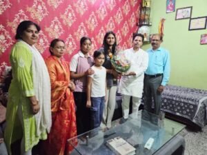 अयोध्या15अक्टूबर25*विश्वकर्मा ब्रिगेड अयोध्या के जिला प्रभारी पवन विश्वकर्मा द्वारा प्रांजलि शर्मा को किया सम्मानित