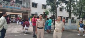 पूर्णिया18अक्टूबर25*छात्राओं की सुरक्षा हेतु कार्यरत उड़ान गश्ती के द्वारा पूर्णिया के विभिन्न स्कूल, कॉलेज तथा पार्क का भ्रमण किया गया।