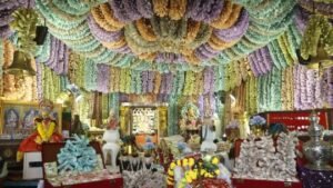 रतलाम18अक्टूबर25*करोड़ों रुपये के गहनों और नोटों से सजा रतलाम में माता महालक्ष्मी का मंदिर,