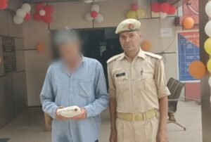 मथुरा 19 अक्टूबर 25*थाना राया पुलिस द्वारा 242 ग्राम अवैध चरस सहित अभियुक्त को किया गया गिरफ्तार ।*