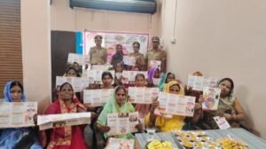 अयोध्या22अक्टूबर25*महिला पुलिस टीम ने मिशन शक्ति अभियान चलाकर महिलाओं को किया जागरूक अयोध्या22अक्टूबर25*महिला पुलिस टीम ने मिशन शक्ति अभियान चलाकर महिलाओं को किया जागरूक