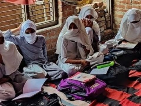 मुरादाबाद24अक्टूबर25*13 साल की बच्ची से कहा गया वर्जिनिटी सर्टिफिकेट, लाओ वरना TC ले जाओ मुरादाबाद24अक्टूबर25*13 साल की बच्ची से कहा गया वर्जिनिटी सर्टिफिकेट, लाओ वरना TC ले जाओ