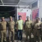 मेरठ25अक्टूबर25*मेरठ में सड़क पर युवक से नाक रगड़वाने वाले BJP से निलंबित नेता विकुल चपराना को दोबारा अरेस्ट कर लिया गया है।