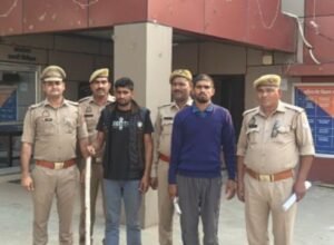मथुरा 26 अक्टूबर 25*थाना राया पुलिस द्वारा हत्या के अभियोग में वांछित 02 अभियुक्तगण को किया गिरफ्तार ।* मथुरा 26 अक्टूबर 25*थाना राया पुलिस द्वारा हत्या के अभियोग में वांछित 02 अभियुक्तगण को किया गिरफ्तार ।*