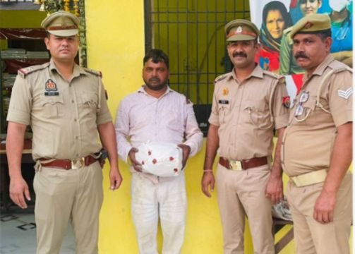 मथुरा 26 अक्टूबर 25*थाना महावन पुलिस द्वारा एक अभियुक्त को किया गिरफ्तार, कब्जे से 01 किलो 564 ग्राम अवैध गांजा बरामद ।* मथुरा 26 अक्टूबर 25*थाना महावन पुलिस द्वारा एक अभियुक्त को किया गिरफ्तार, कब्जे से 01 किलो 564 ग्राम अवैध गांजा बरामद ।*