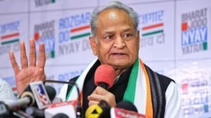 पटना27अक्टूबर25-कल पटना एयरपोर्ट पर प्रेस द्वारा अशोक गहलोत से चुनाव को लेकर पूछे गए सवाल के जवाब में पटना27अक्टूबर25-कल पटना एयरपोर्ट पर प्रेस द्वारा अशोक गहलोत से चुनाव को लेकर पूछे गए सवाल के जवाब में