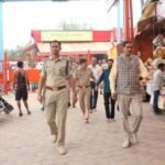 मथुरा 30 अक्टूबर 25 *मथुरा जिलाधिकारी एवं वरिष्ठ पुलिस अधीक्षक द्वारा बांके बिहारी मंदिर के आसपास पैदल गस्त*