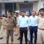 बाँदा30अक्टूबर25तेज रफ्तार डम्फर ट्रक की टक्कर से स्कूटी सवार 8 वर्षीय बच्ची समेत 3 लोग घायल हो गए हैं,