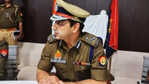 आगरा2अक्टूबर25*भ्रष्टाचारी पुलिसकर्मी जाएंगे जेल, हेल्पलाइन नंबर पर करें शिकायत