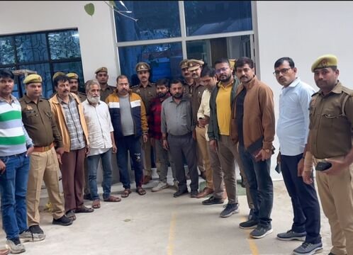 कानपुर नगर12/11/25*ज्वैलर्स व्यापारियों से ठगी करने वाले गिरोह का किया सफल खुलासा ..!!*