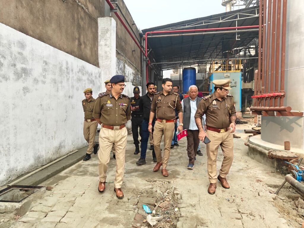 Kanpur नगर २०/११/२५*पनकी औद्योगिक क्षेत्र में बड़ा हादसा: बंद कमरे में कोयले की गैस से चार युवकों की मौत*