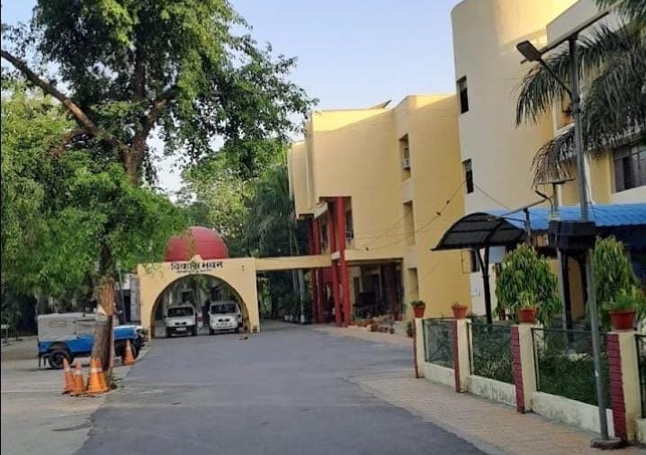 कानपुरनगर १९/११/२५*पंचायत विभाग में ‘19 साल का खेल’ का खुलासा!जिला समन्वयक पर करोड़ों की उगाही के सनसनीख़ेज़ आरोप, SIT जांच की माँग तेज*