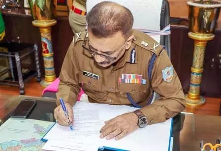 राँची5नवम्बर25*झारखंड में डीजीपी अनुराग गुप्ता ने इस्तीफा दे दिया है। राँची5नवम्बर25*झारखंड में डीजीपी अनुराग गुप्ता ने इस्तीफा दे दिया है।