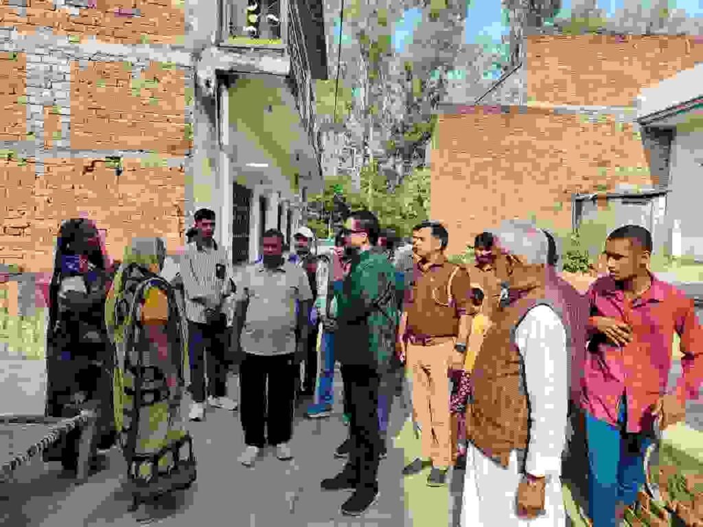 अयोध्या 9 नवंबर 25*पूर्व मंत्री सैयद अब्बास अली जैदी ने हाता ममरेजनगर में पीड़ित परिवारों को बंधाया ढांढस,दी आर्थिक सहायता अयोध्या 9 नवंबर 25*पूर्व मंत्री सैयद अब्बास अली जैदी ने हाता ममरेजनगर में पीड़ित परिवारों को बंधाया ढांढस,दी आर्थिक सहायता