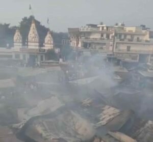 कानपुर नगर 12/12/2025*कानपुर में फ़िर हुआ अग्निकांड, व्यापारियों की लापरवाही हुई उजागर*