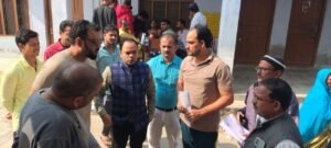 अयोध्या 17/11/25*तहसीलदार ने किया मतदाता सूची विशेष पुनरीक्षण कैंप का निरीक्षण