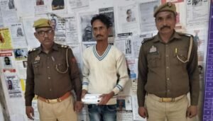 मथुरा 17 नवंबर 25* एक अभियुक्त व एक बाल अपचारी को चोरी के एक-एक मोबाइल फोन सहित किया गिरफ्तार ।