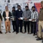 मथुरा 18 नवंबर 25* 05 अभियुक्तगण को चोरी के 05 मोबाइल फोन व 01 अवैध चाकू सहित किया गिरफ्तार।*