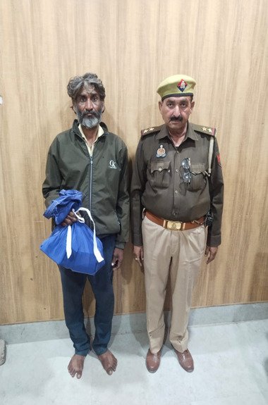 मथुरा 19 नवंबर 25*थाना राया पुलिस द्वारा 01 अभियुक्त को अवैध 48 पाउच नगीना मार्का देशी शराब सहित किया गिरफ्तार ।* मथुरा 19 नवंबर 25*थाना राया पुलिस द्वारा 01 अभियुक्त को अवैध 48 पाउच नगीना मार्का देशी शराब सहित किया गिरफ्तार ।*