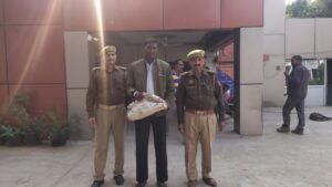 मथुरा 19 नवंबर 25*थाना राया पुलिस द्वारा एक अभियुक्त को किया गिरफ्तार, कब्जे से 02 किलोग्राम अवैध मादक पदार्थ गांजा बरामद ।*