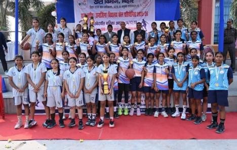पूर्णिया बिहार 21 नवंबर 25* राज्य स्तरीय बालिका बास्केटबॉल चैंपियनशिप: पटना, गया और मुजफ्फरपुर का शानदार प्रदर्शन पूर्णिया बिहार 21 नवंबर 25* राज्य स्तरीय बालिका बास्केटबॉल चैंपियनशिप: पटना, गया और मुजफ्फरपुर का शानदार प्रदर्शन