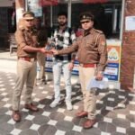 कानपुर 25/11/2025*पनकी के दरोगा ने पोर्टल के जरिए मोबाइल बरामद कर सौंपा*