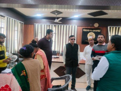 बाँदा 27/11/25*आयुक्त चित्रकूटधाम मण्डल बाँदा अजीत कुमार द्वारा नरैनी में SIR एवं स्वास्थ्य सेवाओं का औचक निरीक्षण