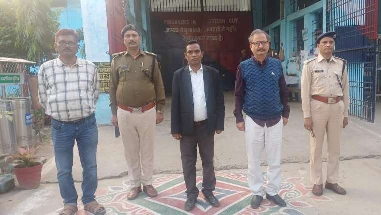 पूर्णिया बिहार 27 नवंबर 25* कन्हैया चौधरी के निर्देश पर सचिव सुनील कुमार ने केन्द्रीय कारा का मासिक निरीक्षण किया