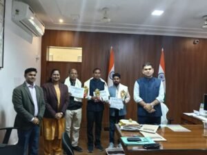 कौशाम्बी 27/11/25*विशेष प्रगाढ़ पुनरीक्षण के तहत् शत-प्रतिशत कार्य पूर्ण करने पर बीएलओ हुए सम्मानित*