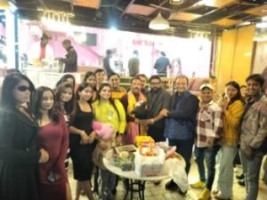 जयपुर 28/11/25*सीनियर जर्नलिस्ट और ह्यूमन राईट एक्टिविस्ट ब्रजेश पाठक जी का जन्मदिन धूमधाम से मनाया गया