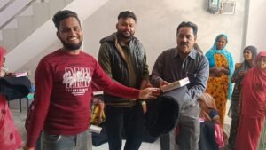 कौशाम्बी 28/11/25*अजय सक्सेना की पुण्यतिथि पर गरीबों को कम्बल वा भोजन किया गया वितरण*