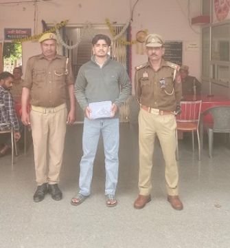 मथुरा1नवंबर25*थाना बलदेव पुलिस ने एक अभियुक्त को देशी पिस्टल व कारतूस सहित किया गिरफ्तार* मथुरा1नवंबर25*थाना बलदेव पुलिस ने एक अभियुक्त को देशी पिस्टल व कारतूस सहित किया गिरफ्तार*